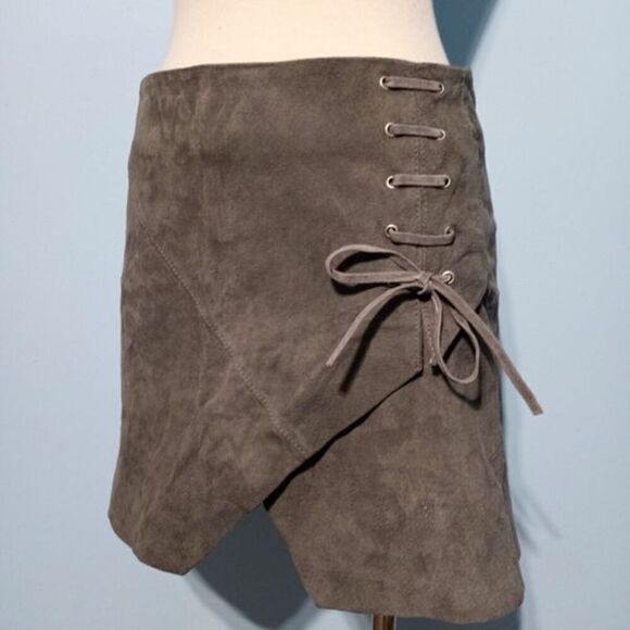 Blanknyc Real suede A- line skirt with Lacing detail sand color Soft fog size 26 - Picture 3 of 12